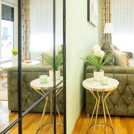 Cherry Lux Apartment *