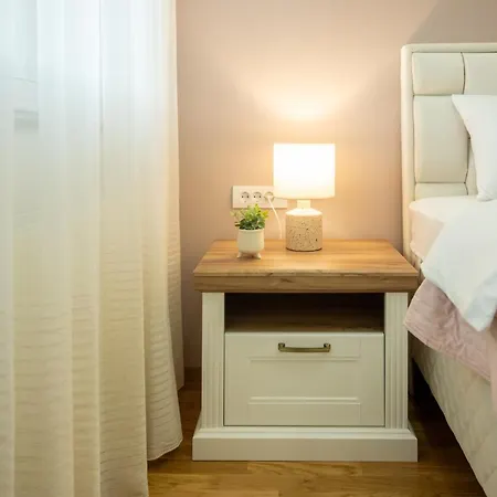 Cherry Lux Appartamento Arandjelovac